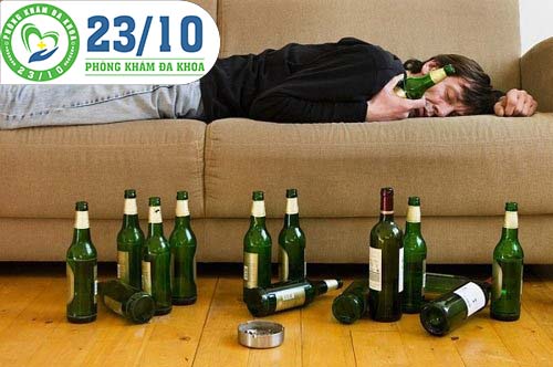 Sử dụng nhiều rượu bia là nguyên nhân gây u xơ tuyến tiền liệt