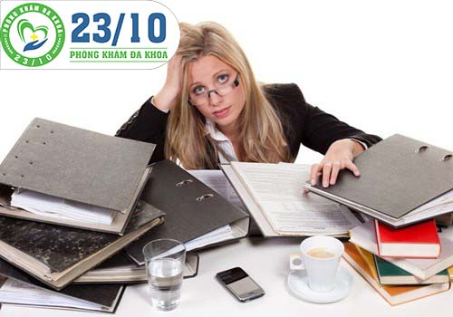 Stress gây rối loạn nội tiết tố, dẫn đến vô kinh.